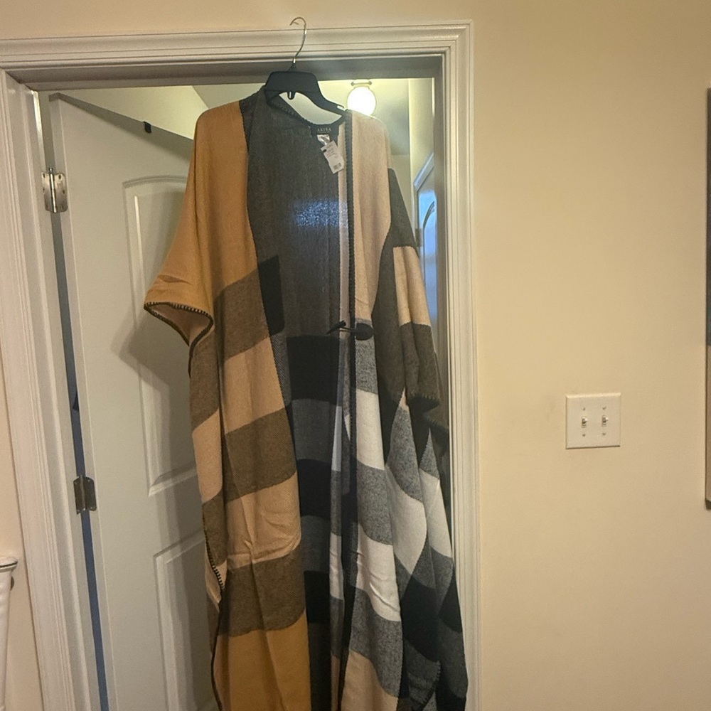 AKIRA Tan and Black Checkered Wrap